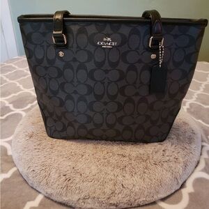 Coach Signature Gray and Black Shoulder Bag